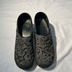 Sanita Black Floral-Patterned Slip-On Clogs